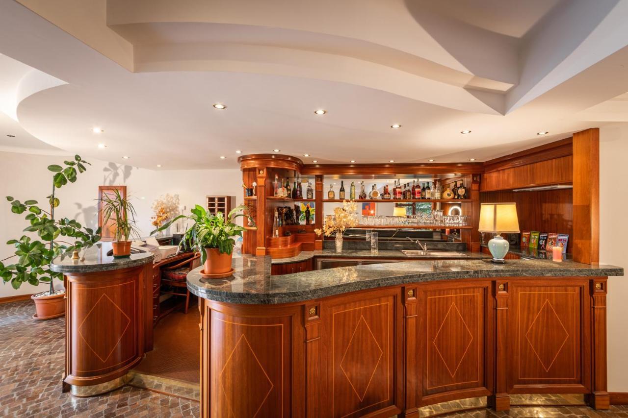 Hotel Ristorante Vapore Faggeto Lario Dış mekan fotoğraf